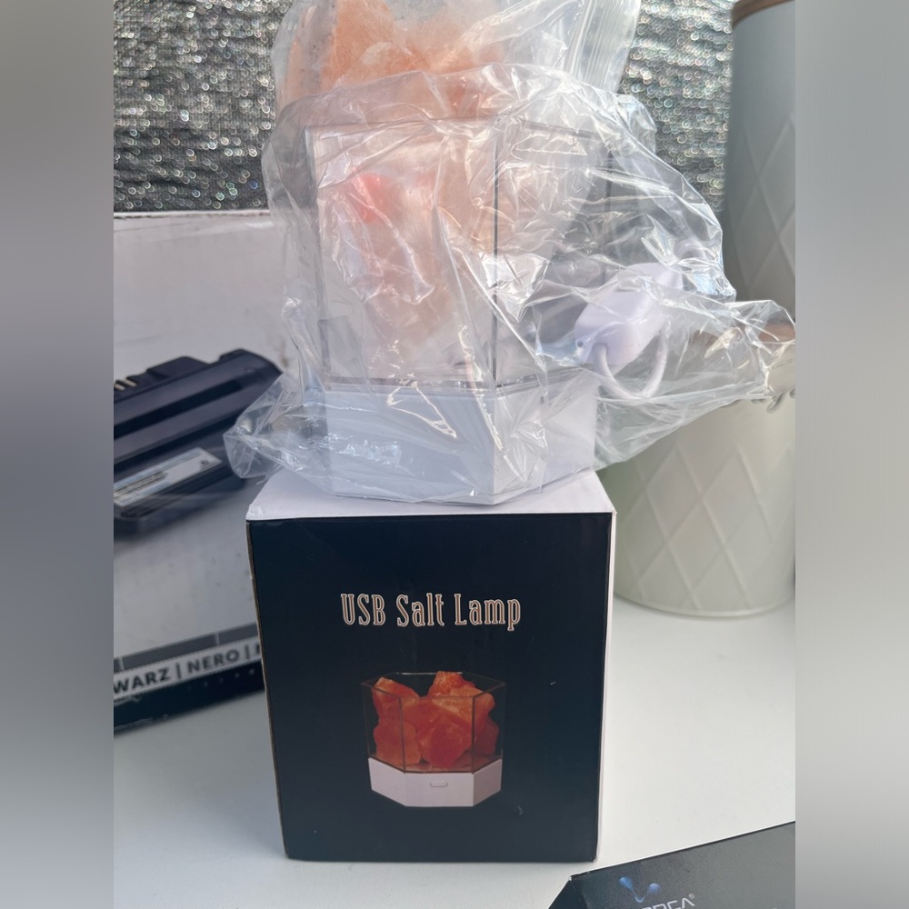 Himalayan pink salt lamp